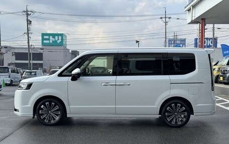 Honda Stepwgn, 2023 год, 2 340 000 рублей, 6 фотография