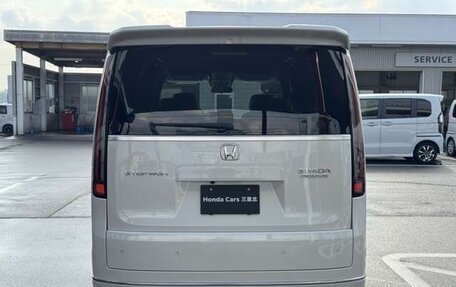 Honda Stepwgn, 2023 год, 2 340 000 рублей, 4 фотография