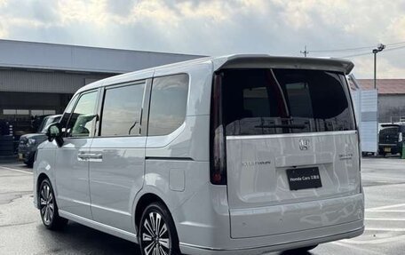 Honda Stepwgn, 2023 год, 2 340 000 рублей, 5 фотография