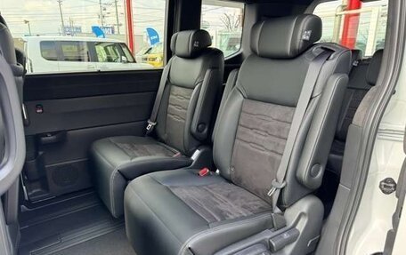 Honda Stepwgn, 2023 год, 2 340 000 рублей, 12 фотография