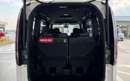 Honda Stepwgn, 2023 год, 2 340 000 рублей, 14 фотография