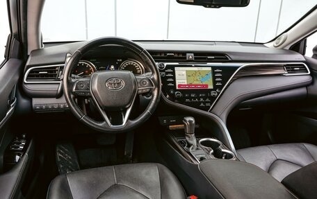 Toyota Camry, 2020 год, 3 700 000 рублей, 6 фотография