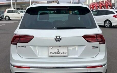 Volkswagen Tiguan II, 2018 год, 2 250 000 рублей, 3 фотография