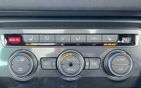 Volkswagen Tiguan II, 2018 год, 2 250 000 рублей, 12 фотография