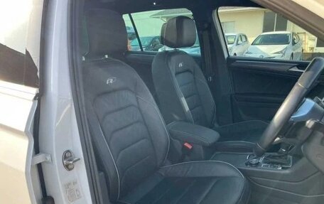 Volkswagen Tiguan II, 2018 год, 2 250 000 рублей, 22 фотография