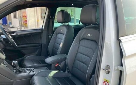 Volkswagen Tiguan II, 2018 год, 2 250 000 рублей, 25 фотография