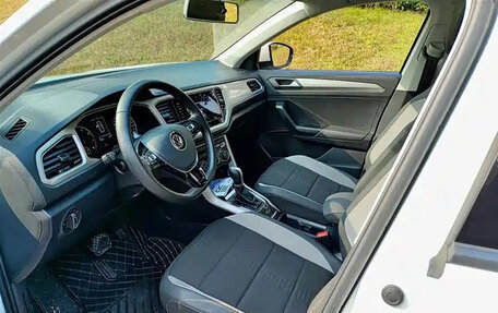 Volkswagen T-Roc I, 2022 год, 1 525 010 рублей, 6 фотография