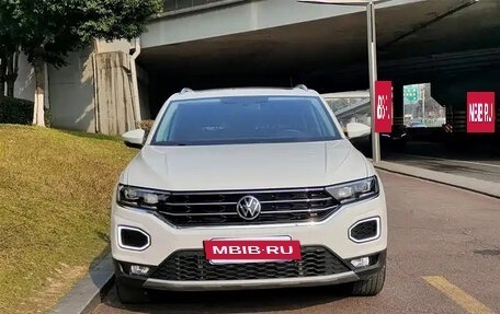 Volkswagen T-Roc I, 2022 год, 1 525 010 рублей, 2 фотография