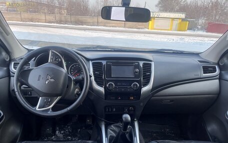 Mitsubishi L200 IV рестайлинг, 2015 год, 1 700 000 рублей, 9 фотография