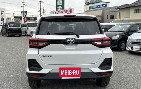 Toyota Raize I, 2022 год, 1 440 000 рублей, 7 фотография