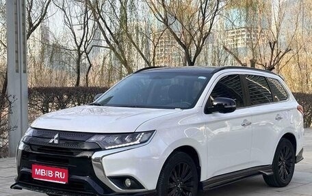 Mitsubishi Outlander III рестайлинг 3, 2021 год, 1 640 000 рублей, 1 фотография