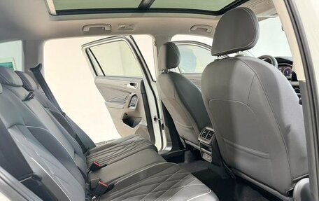 Volkswagen Tiguan II, 2022 год, 2 772 000 рублей, 13 фотография