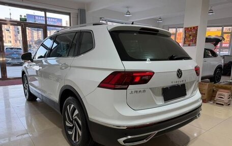 Volkswagen Tiguan II, 2022 год, 2 772 000 рублей, 4 фотография