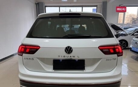 Volkswagen Tiguan II, 2022 год, 2 772 000 рублей, 5 фотография