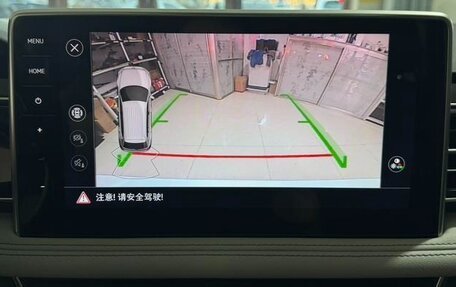 Volkswagen Tiguan II, 2022 год, 2 772 000 рублей, 17 фотография