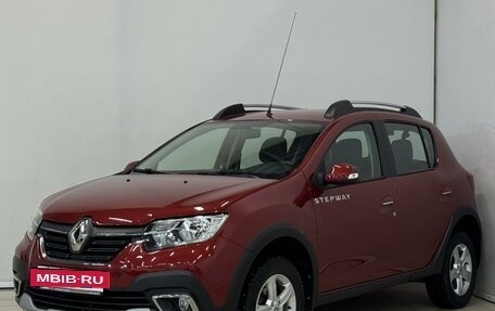 Renault Sandero II рестайлинг, 2019 год, 1 369 000 рублей, 2 фотография