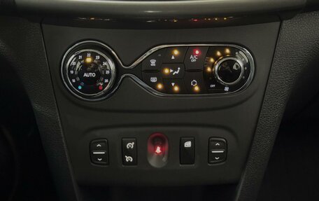 Renault Sandero II рестайлинг, 2019 год, 1 369 000 рублей, 19 фотография