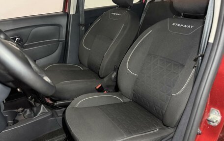 Renault Sandero II рестайлинг, 2019 год, 1 369 000 рублей, 24 фотография