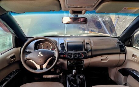 Mitsubishi L200 IV рестайлинг, 2012 год, 1 380 000 рублей, 10 фотография