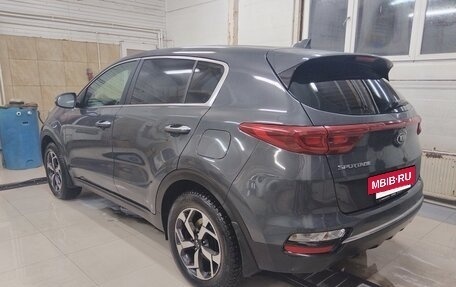 KIA Sportage IV рестайлинг, 2020 год, 2 070 000 рублей, 2 фотография