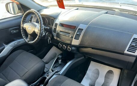 Mitsubishi Outlander III рестайлинг 3, 2010 год, 1 329 000 рублей, 13 фотография