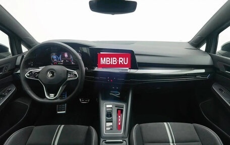 Volkswagen Golf VIII, 2022 год, 2 083 000 рублей, 10 фотография