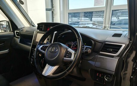 Toyota Roomy I, 2017 год, 930 000 рублей, 7 фотография