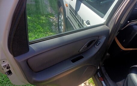 Mazda Tribute II, 2004 год, 650 000 рублей, 11 фотография