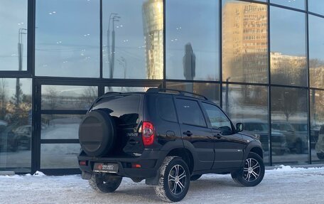 Chevrolet Niva I рестайлинг, 2018 год, 739 000 рублей, 5 фотография