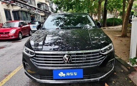 Volkswagen Lavida, 2023 год, 1 700 888 рублей, 2 фотография