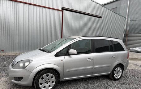 Opel Zafira B, 2012 год, 770 000 рублей, 1 фотография