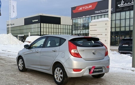 Hyundai Solaris II рестайлинг, 2013 год, 800 000 рублей, 8 фотография