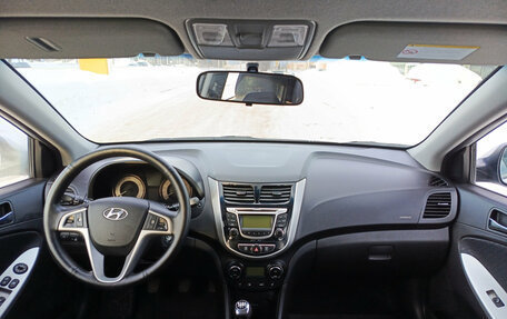 Hyundai Solaris II рестайлинг, 2013 год, 800 000 рублей, 17 фотография