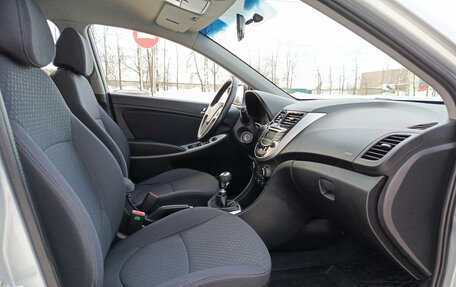 Hyundai Solaris II рестайлинг, 2013 год, 800 000 рублей, 13 фотография