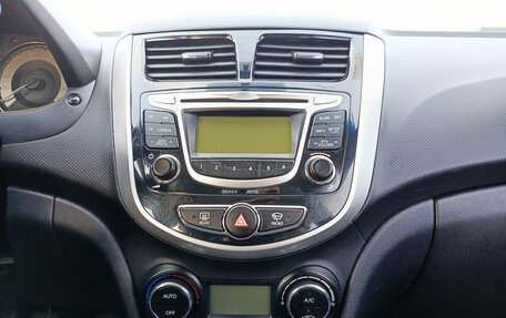 Hyundai Solaris II рестайлинг, 2013 год, 800 000 рублей, 18 фотография