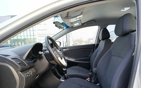 Hyundai Solaris II рестайлинг, 2013 год, 800 000 рублей, 20 фотография