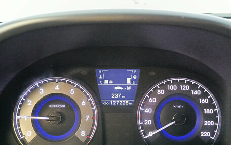 Hyundai Solaris II рестайлинг, 2013 год, 800 000 рублей, 16 фотография