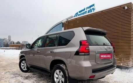 Toyota Land Cruiser Prado 150 рестайлинг 2, 2019 год, 4 900 000 рублей, 2 фотография