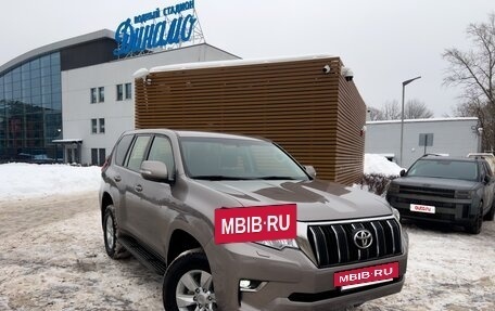 Toyota Land Cruiser Prado 150 рестайлинг 2, 2019 год, 4 900 000 рублей, 3 фотография
