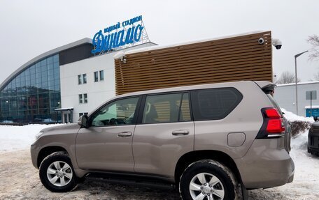 Toyota Land Cruiser Prado 150 рестайлинг 2, 2019 год, 4 900 000 рублей, 7 фотография