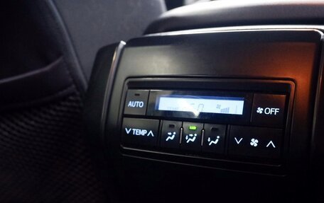 Toyota Land Cruiser Prado 150 рестайлинг 2, 2019 год, 4 900 000 рублей, 11 фотография