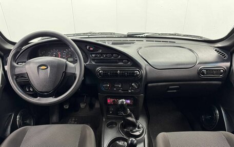 Chevrolet Niva I рестайлинг, 2015 год, 642 000 рублей, 13 фотография