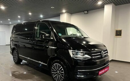 Volkswagen Multivan T6 рестайлинг, 2018 год, 4 150 000 рублей, 1 фотография