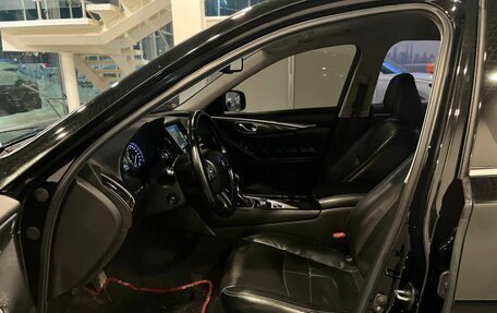 Infiniti Q50 I рестайлинг, 2015 год, 1 415 000 рублей, 13 фотография