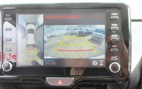 Toyota Yaris Cross, 2022 год, 1 830 000 рублей, 12 фотография