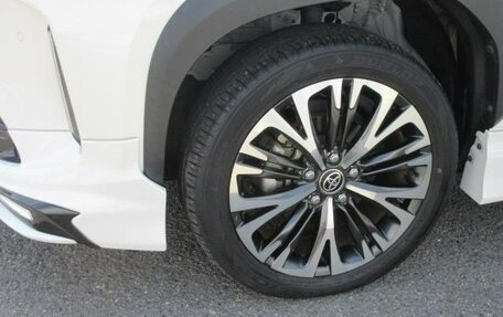 Toyota Yaris Cross, 2022 год, 1 830 000 рублей, 9 фотография