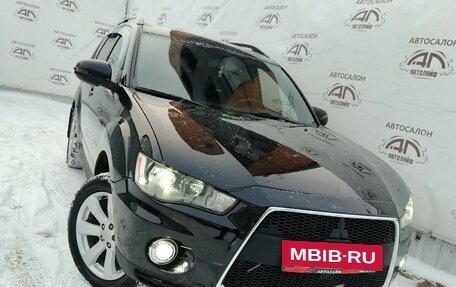 Mitsubishi Outlander III рестайлинг 3, 2011 год, 1 065 000 рублей, 4 фотография