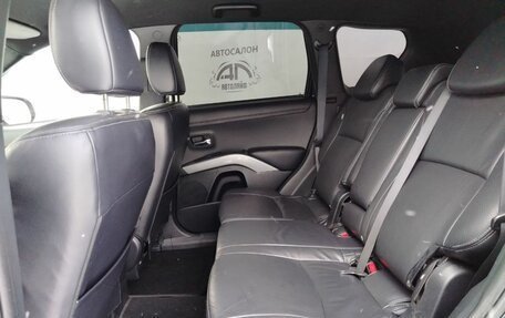 Mitsubishi Outlander III рестайлинг 3, 2011 год, 1 065 000 рублей, 10 фотография