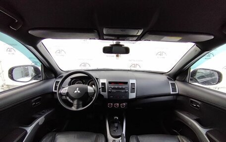 Mitsubishi Outlander III рестайлинг 3, 2011 год, 1 065 000 рублей, 13 фотография