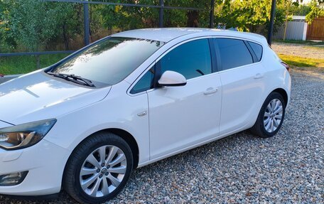 Opel Astra J, 2011 год, 760 000 рублей, 3 фотография